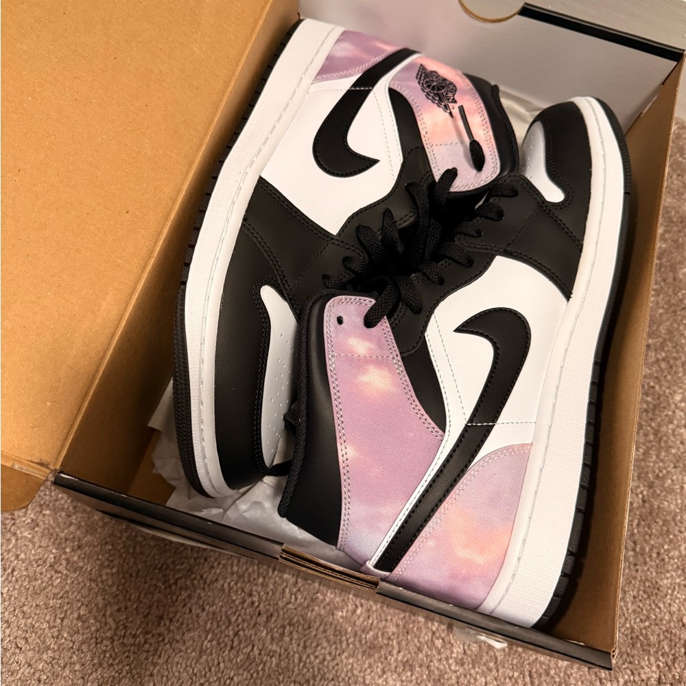 Jordan Air 1 Mid SE Black and Coral Sneakers